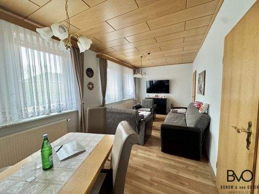 Gemütliches Wohn- und Esszimmer