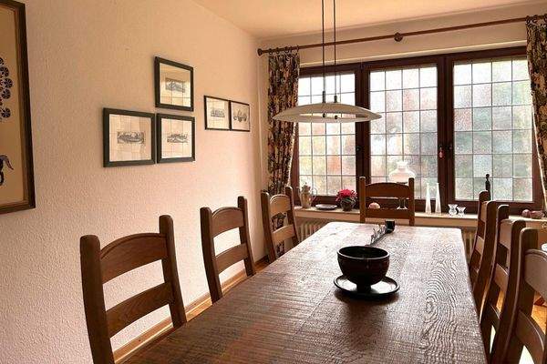 mit halboffenem Essbereich