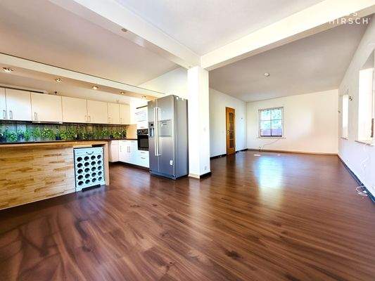 Wohnzimmer 1 mit Küche 