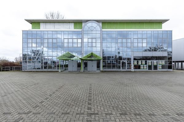 Außenansicht Parkplatz