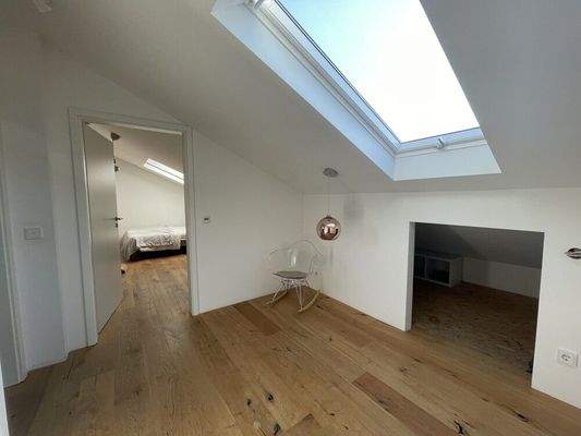 Diele mit Zugang in Kinderzimmer II (OG)