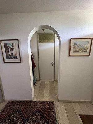 Blick auf Garderobe u.Toilette