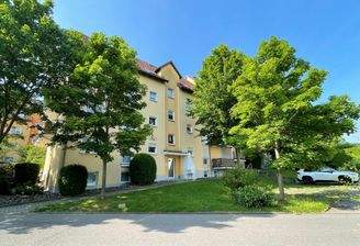 Vorderansicht des Gebäudes