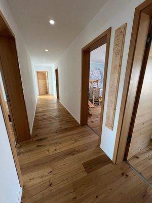 Flur zu Schlafräumen und Bad