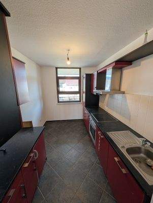 Küche mit Einbauküche