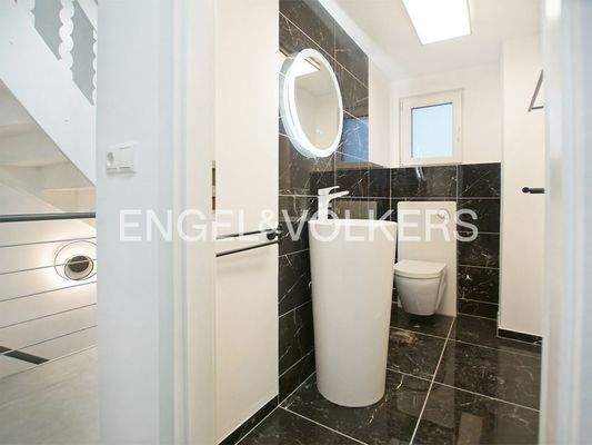 EG: Exklusives Gäste-WC