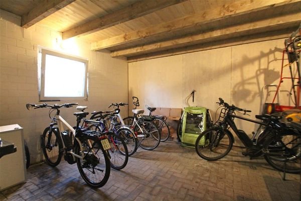 Fahrradschuppen