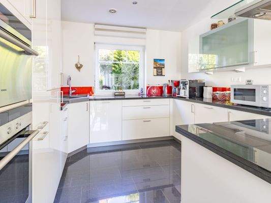 Einbauküche in Hochglanz