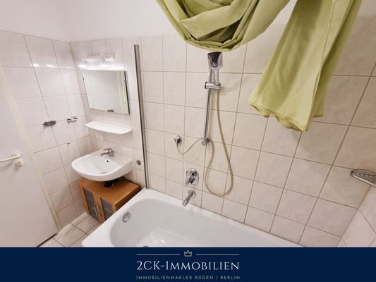 und Duschmöglichkeit