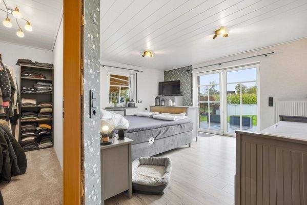 Schlafzimmer II (EG)