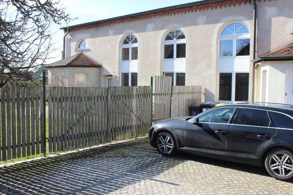 Stellplatz u. Seitenansicht.JPG