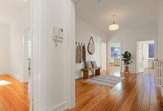 Eingangsbereich mit großer Diele