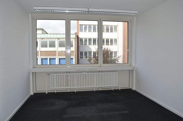 Kieler Straße 63_1.OG links mitte 8.JPG