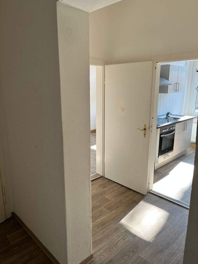 Bezahlbare 2-Raum-Wohnung – zentrale Lage in Crimmitschau - Photo 1