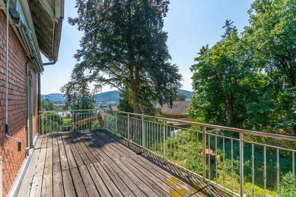 Blick nach Südosten vom Balkon im 1. OG