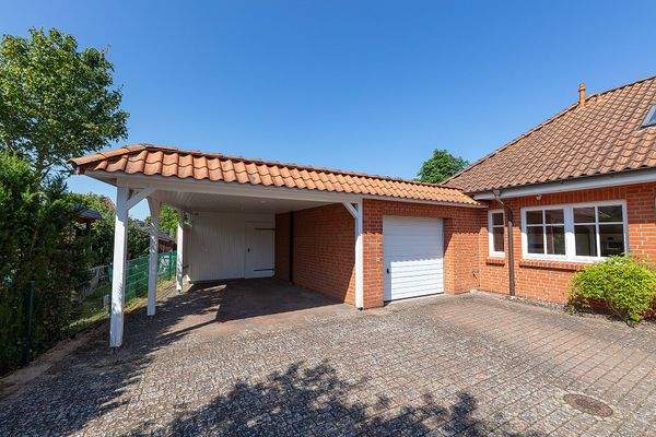 Garage und Carport