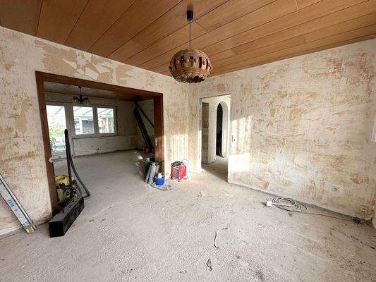 Zimmer zur Strasse EG