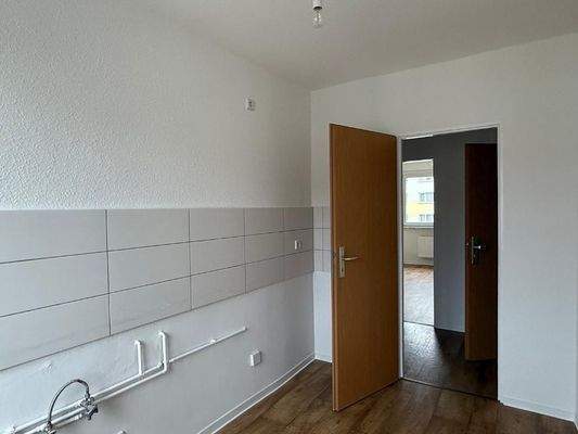 Küche mit Fliesenspiegel