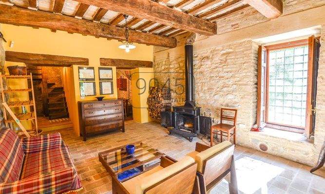 Charmantes Anwesen mit Panoramablick in den Marken