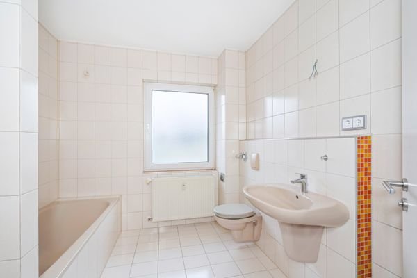 Gepflegtes Tageslichtbad 