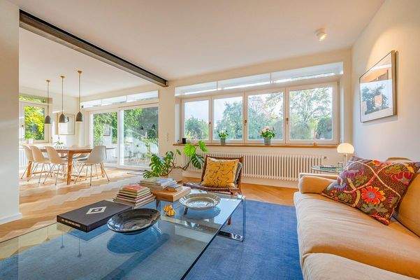 Lichtverwöhnter Wohn- und Essbereich