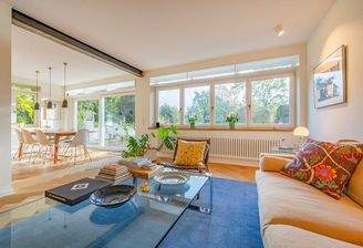 Lichtverwöhnter Wohn- und Essbereich