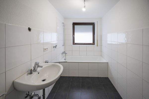 Badezimmer Wohnung EG