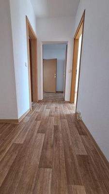 Flur (Sicht aus Wohnungseingang)