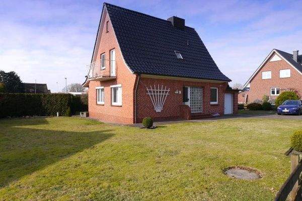 Hausansicht vorn, Garten.jpg