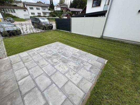 Terrasse und Garten (2).jpg