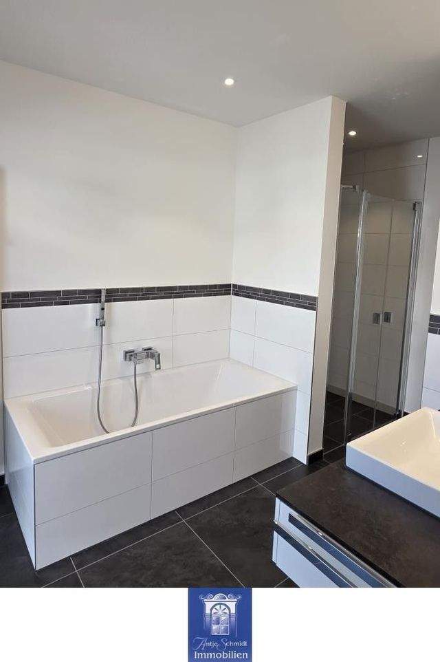 Erstbezug im Neubau! Fußbodenheizung, große Terrasse, Vinyl, moderne Ausstattung! - Foto 5