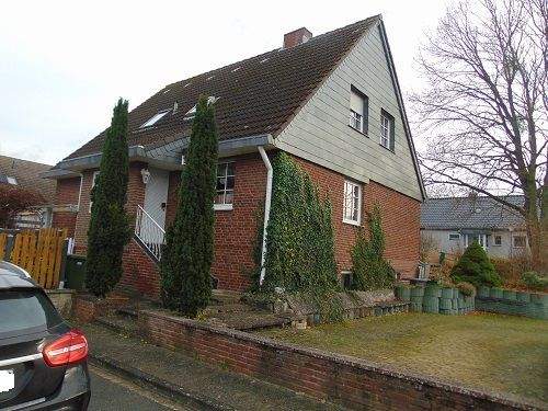 Hausansicht Eingangsseite Bild 2.jpg