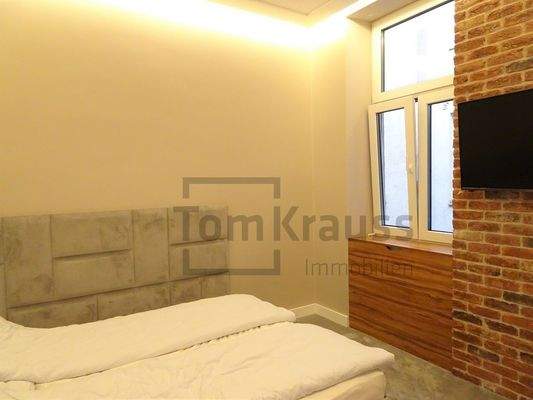 Schlafzimmer 1 von 2