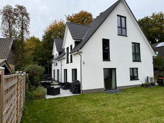 DHH mit Gauben Satteldach Beispiel