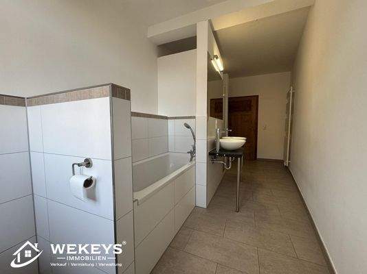 Bad mit Wanne & Dusche