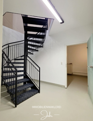 Treppe zwischen EG und UG