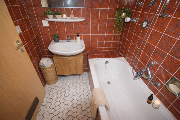 Bad unverbindlich illustriert