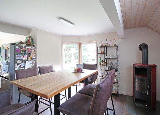 Essbereich mit Kaminofen