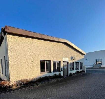 Einfahrt mit Eingang 2/2 