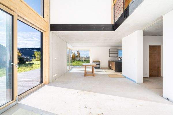 Blick aus dem Wohnzimmer Richtung Essbereich