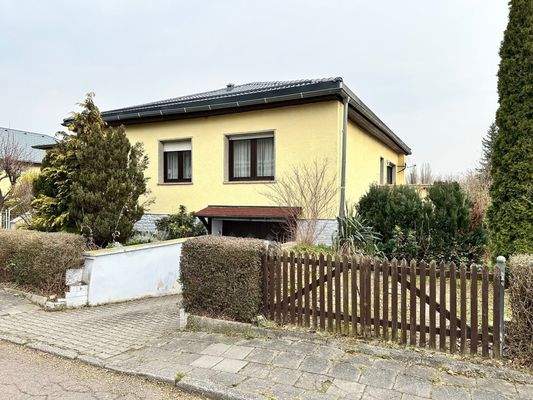 Bungalowhaus - Straßenansicht 2