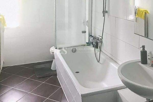 DG links Badezimmer (vor Vermietung)