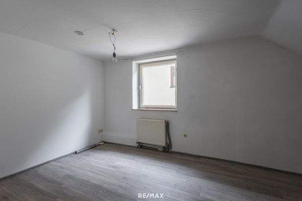OG_Nebengebäude_Zimmer1
