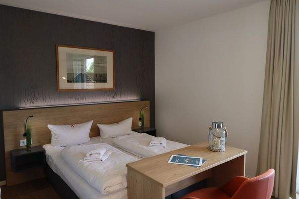 großzügiges Doppelbett