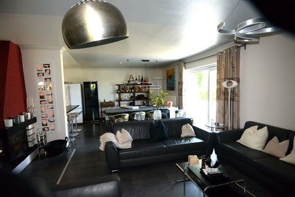 15  mit Austritt auf Terrasse