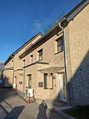 WhatsApp Image 2025-11-25 at 11.47.16 (3)