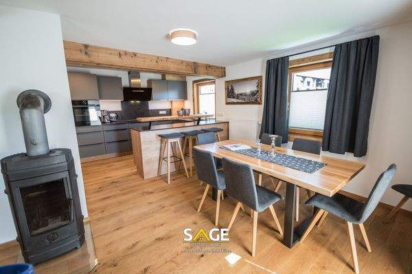 Küche und Essbereich