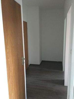 Diele mit Abstellkammer (links)