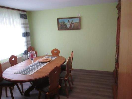 Erdgeschos links Esszimmer und Wohnzimmer verbunden.JPG