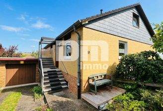 Titel Frontansicht / Garage